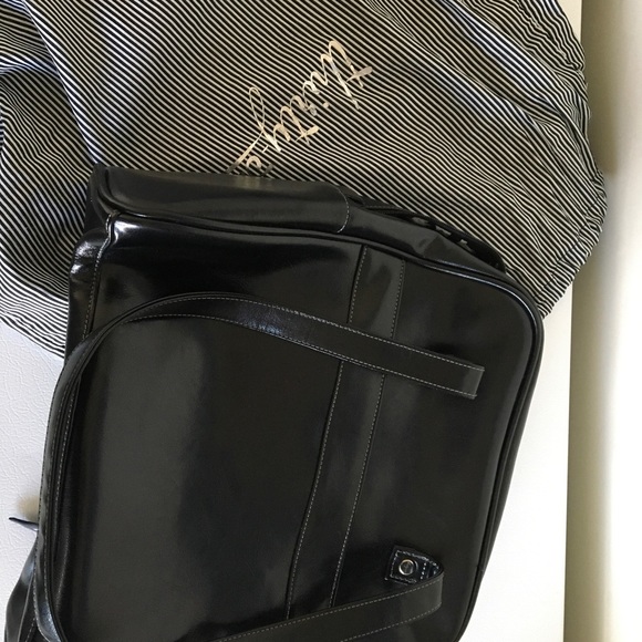 NWOT rare full leather Medium purse - Picture 3 of 3